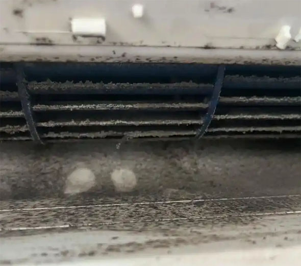 海州空调吹的风有股烧焦味是怎么回事